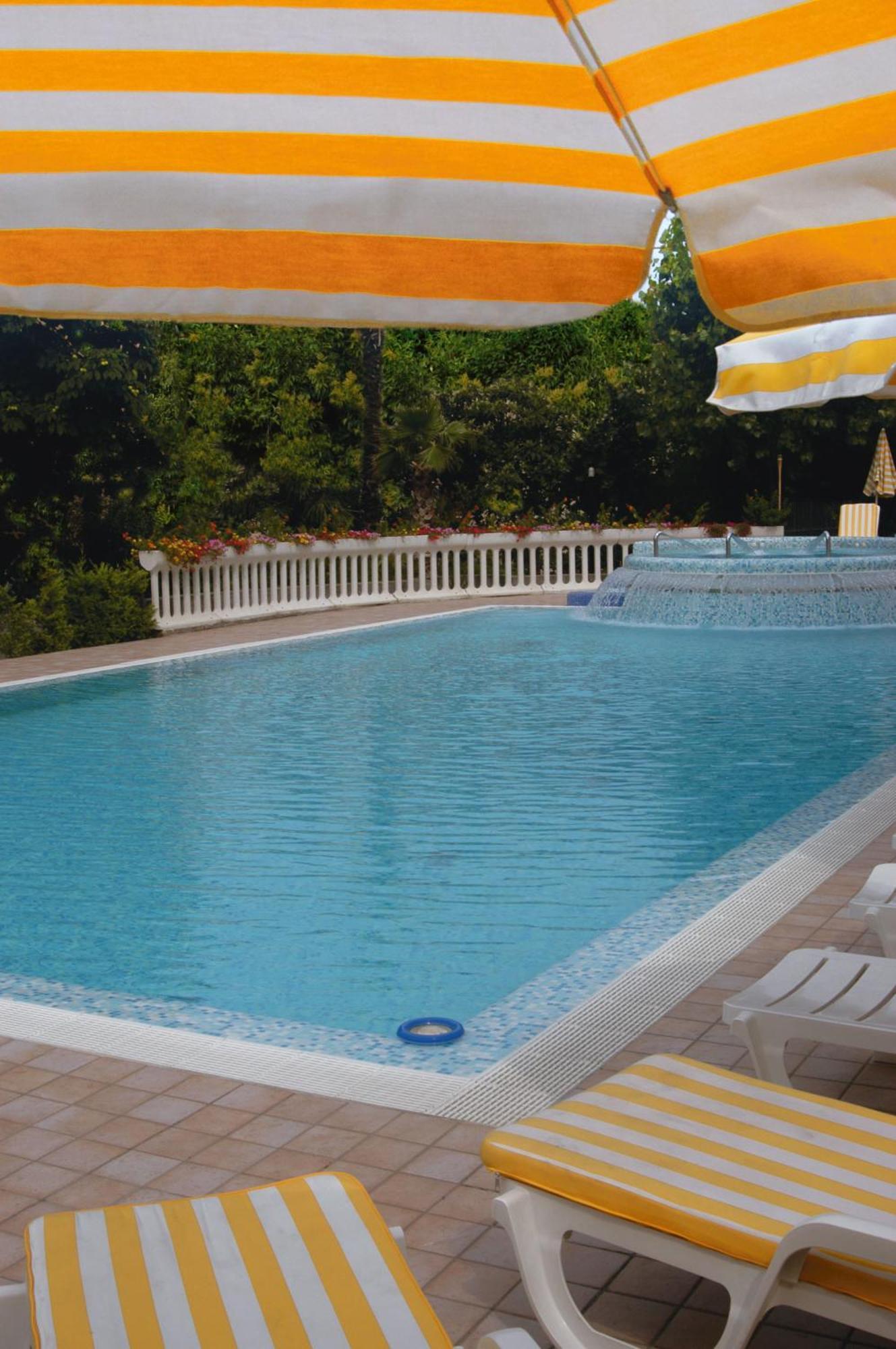 Hotel Smeraldo Лацизе Экстерьер фото