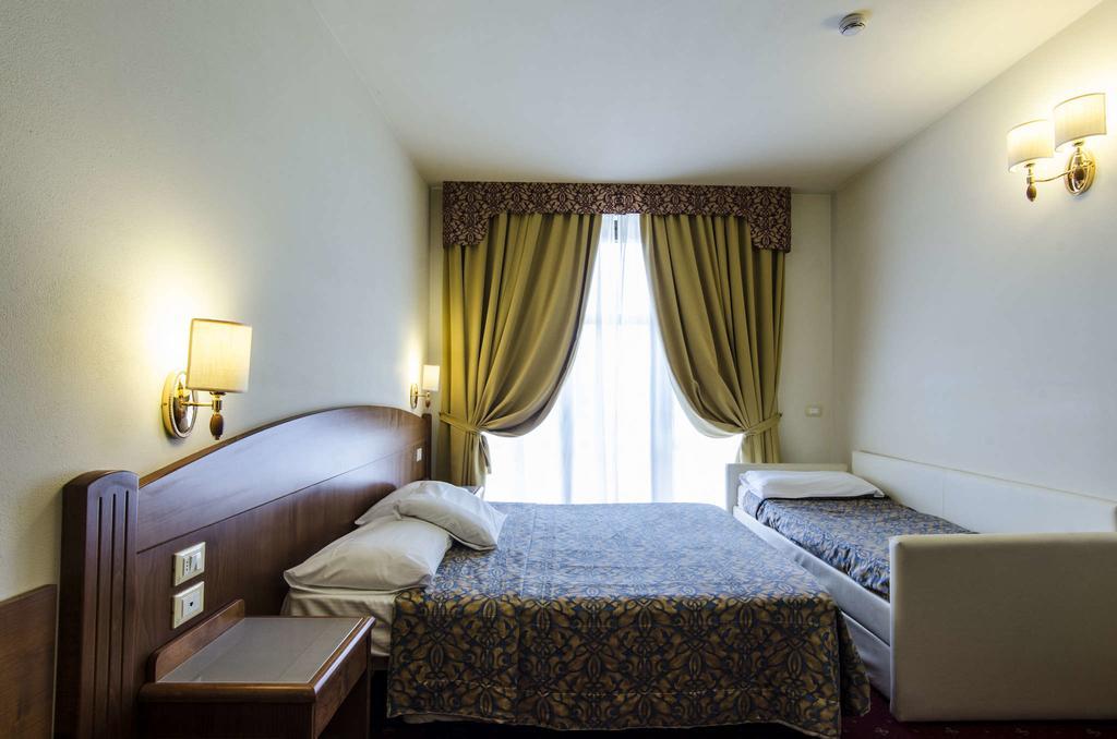 Hotel Smeraldo Лацизе Экстерьер фото