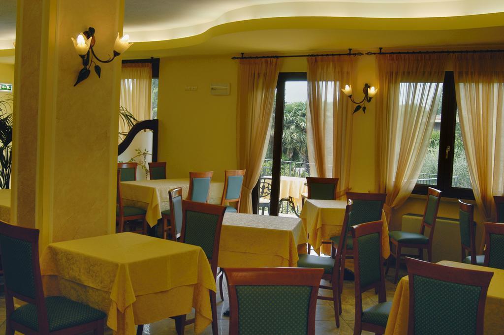 Hotel Smeraldo Лацизе Экстерьер фото