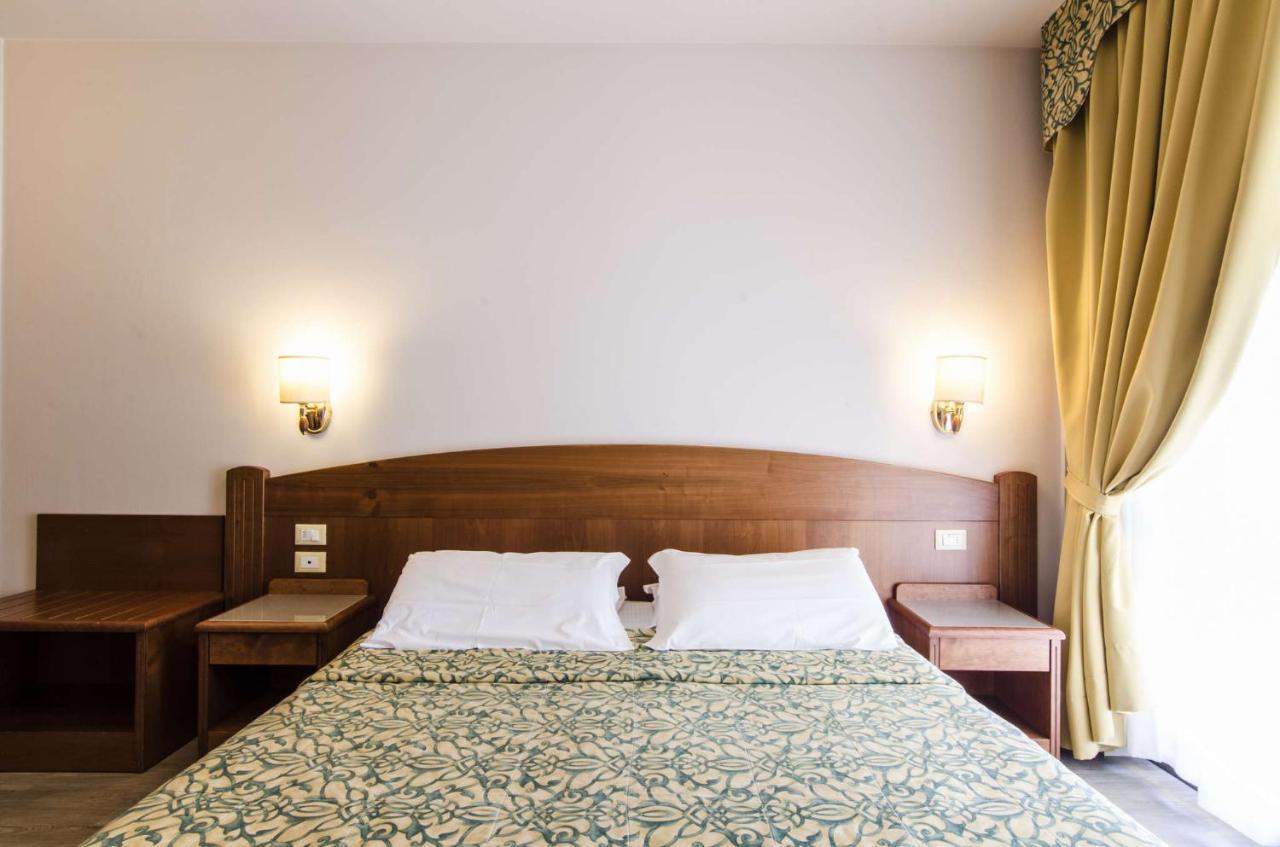 Hotel Smeraldo Лацизе Экстерьер фото