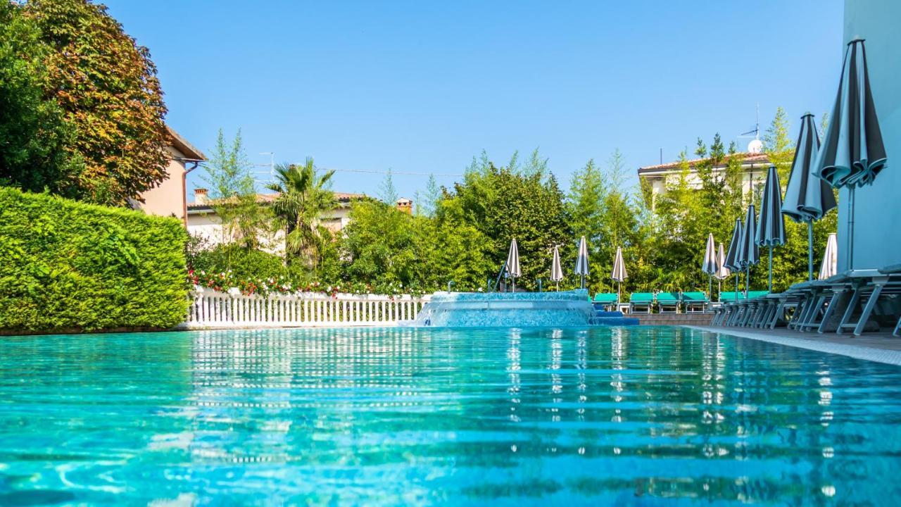 Hotel Smeraldo Лацизе Экстерьер фото