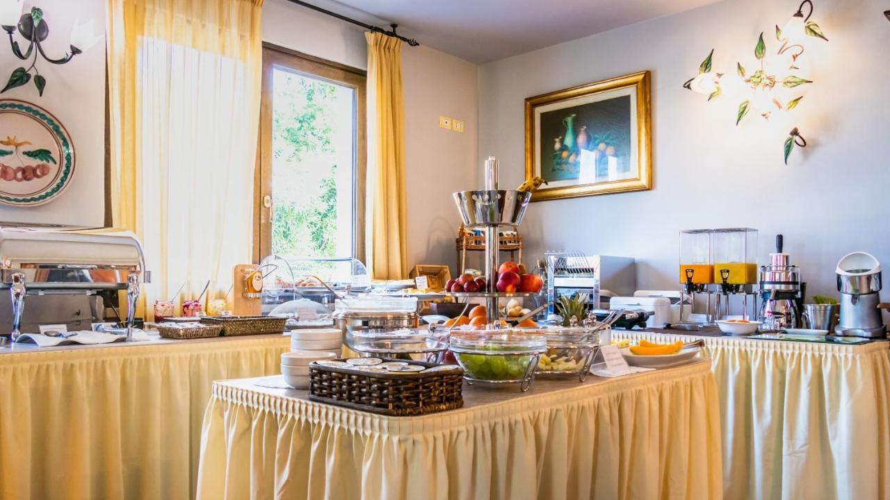 Hotel Smeraldo Лацизе Экстерьер фото