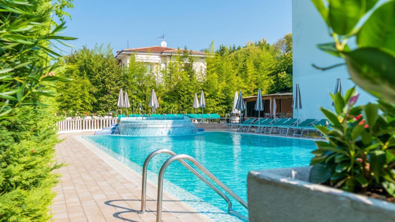 Hotel Smeraldo Лацизе Экстерьер фото