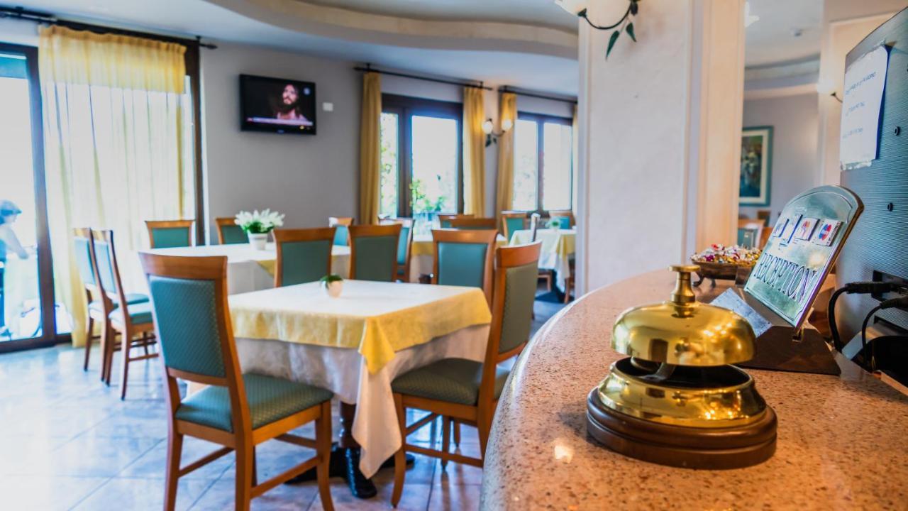 Hotel Smeraldo Лацизе Экстерьер фото