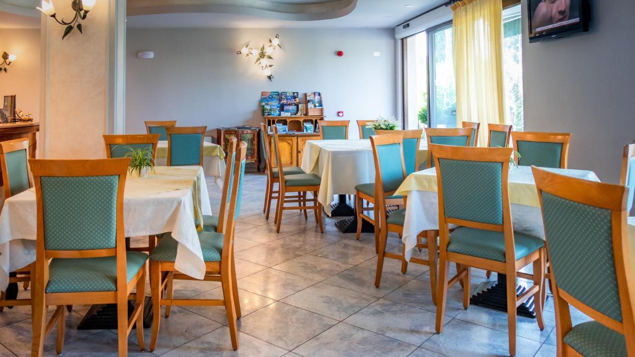 Hotel Smeraldo Лацизе Экстерьер фото